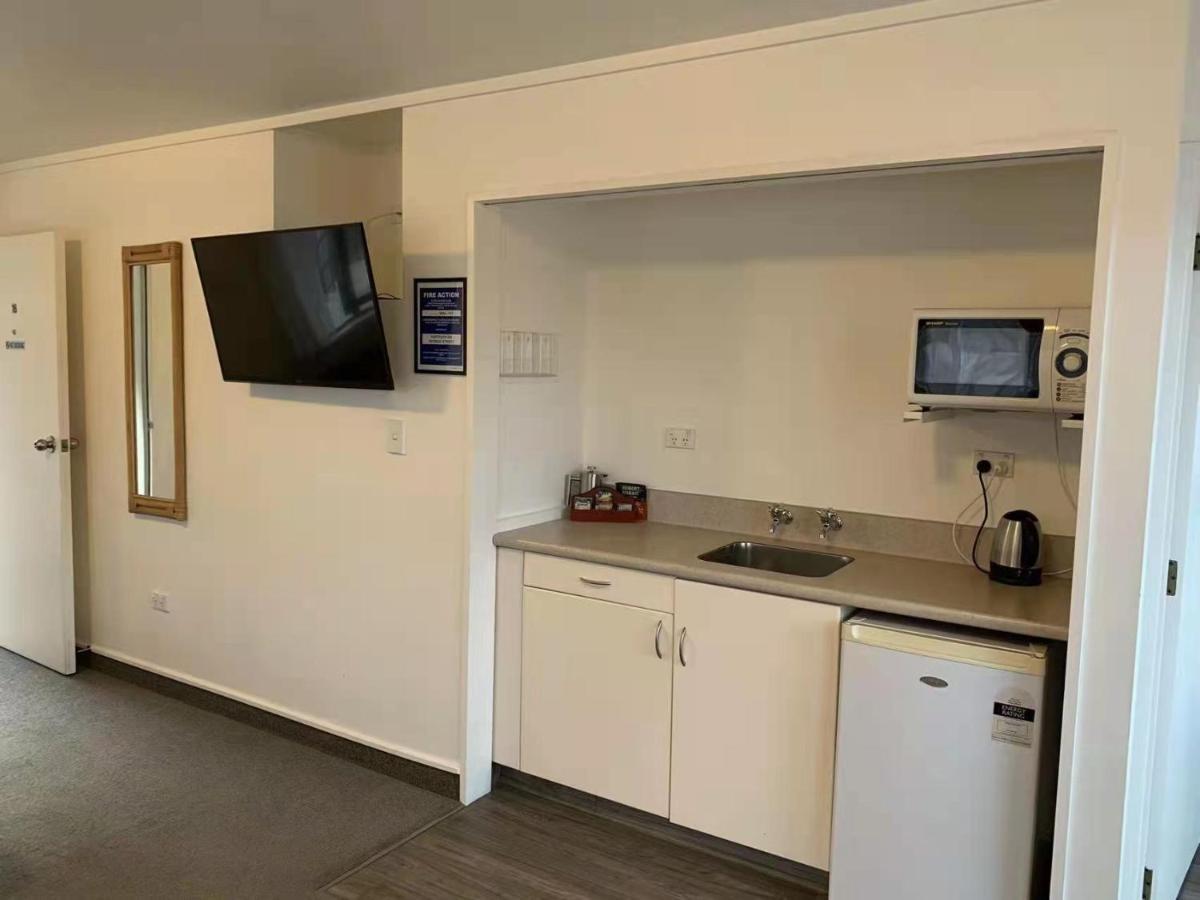 755 Regal Court Motel Dunedin Extérieur photo