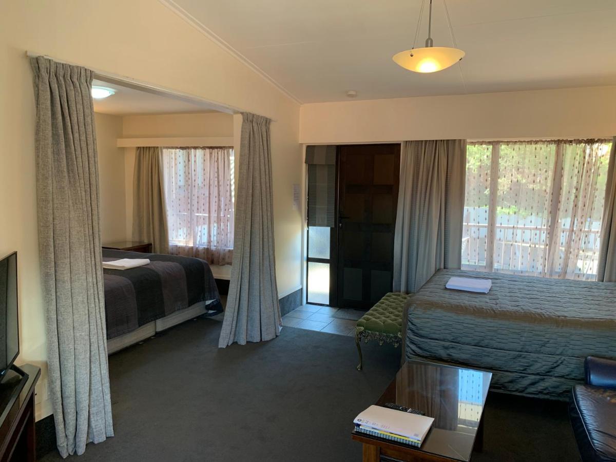 755 Regal Court Motel Dunedin Extérieur photo