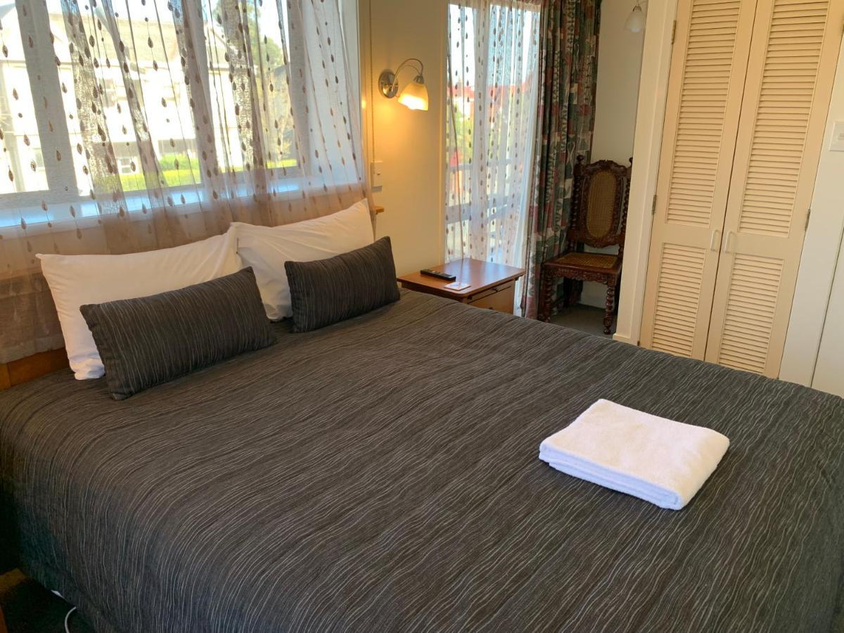 755 Regal Court Motel Dunedin Extérieur photo