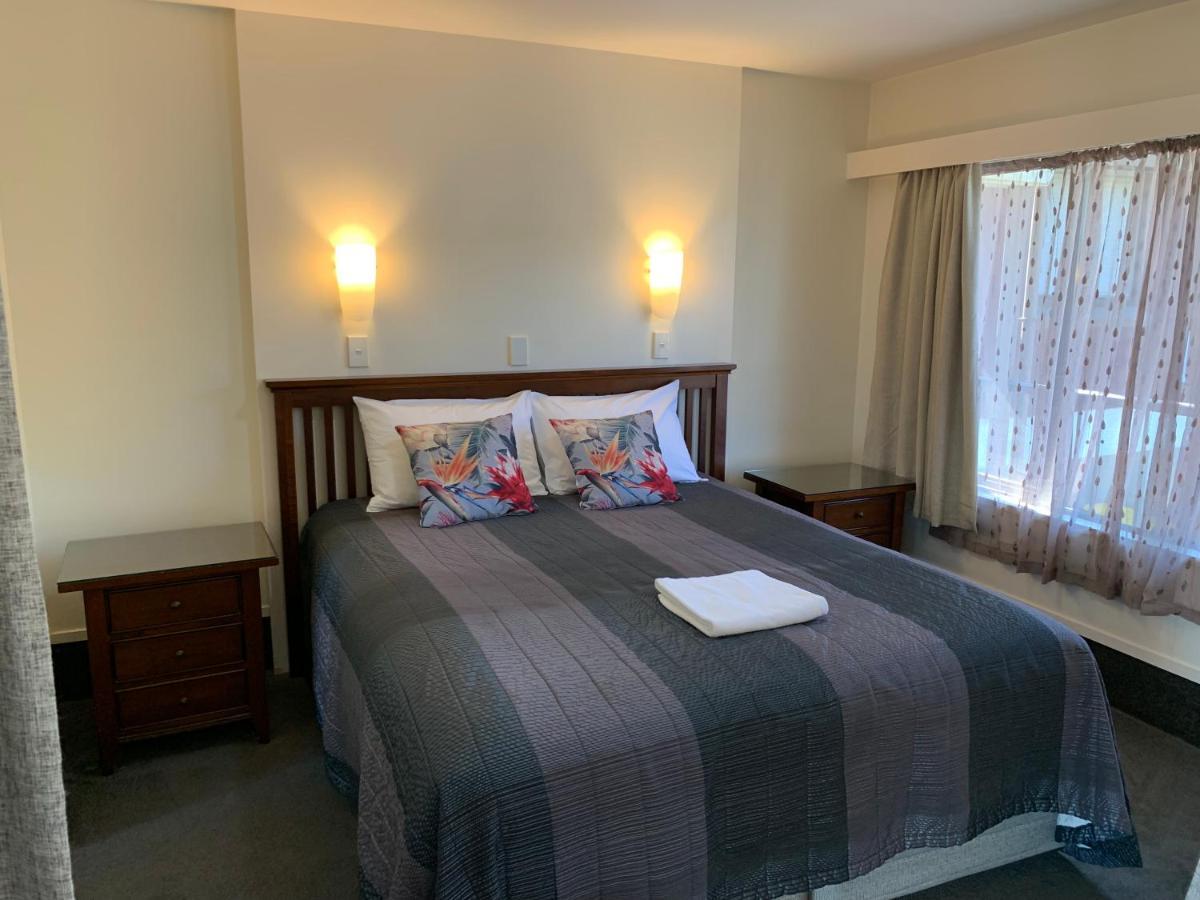 755 Regal Court Motel Dunedin Extérieur photo