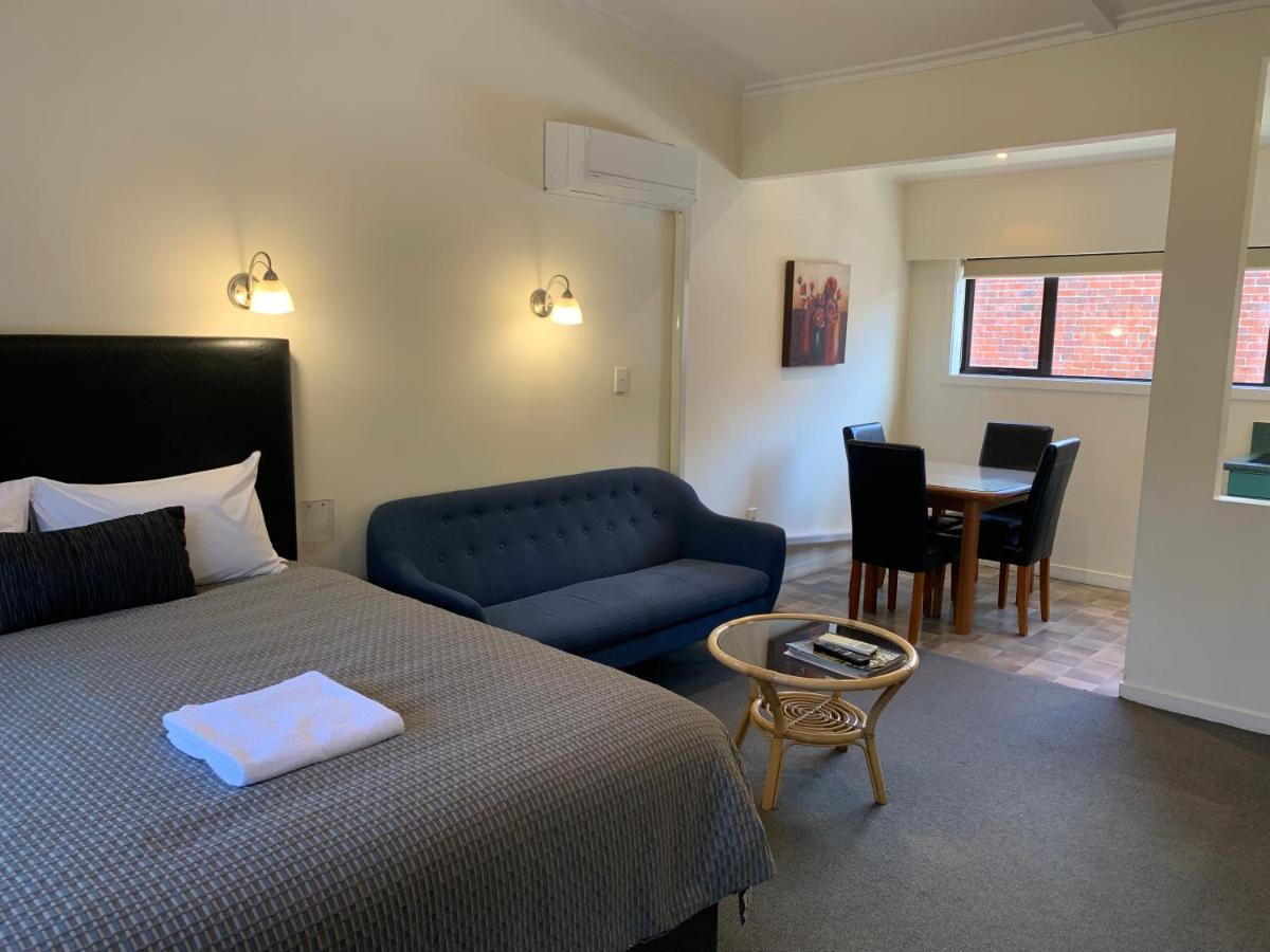755 Regal Court Motel Dunedin Extérieur photo